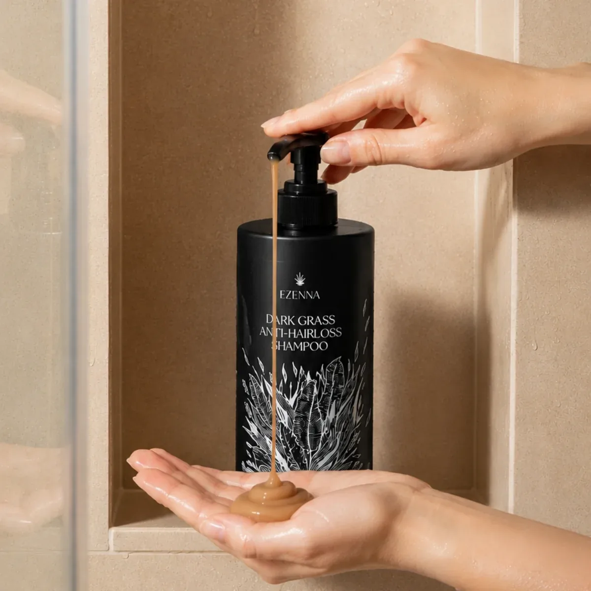 이젠나 다크그라스 탈모샴푸 300g+300g 듀오세트 SHAMPOO 저녁 사용 장면