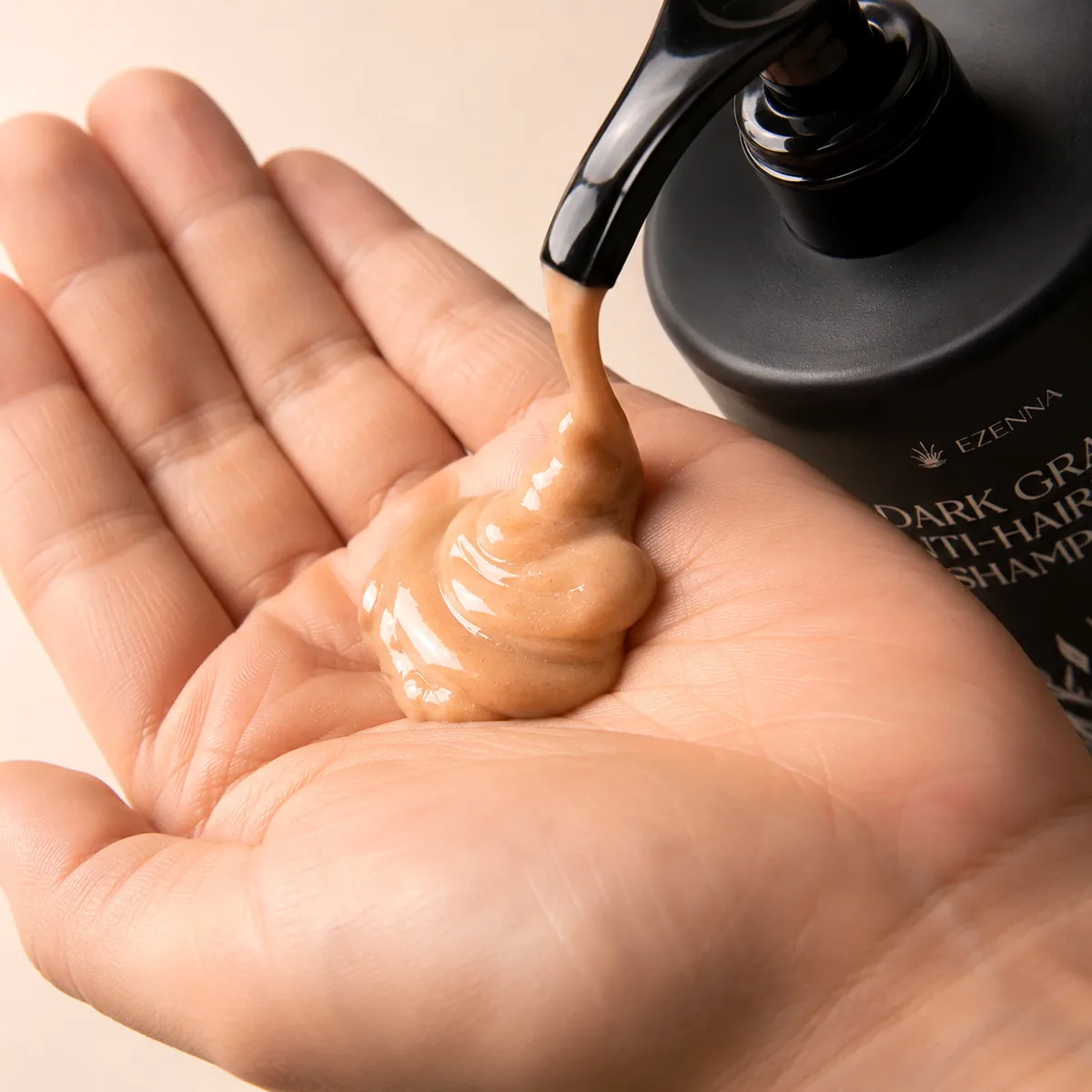 이젠나 다크그라스 탈모샴푸 300g SHAMPOO 거품 사용 장면